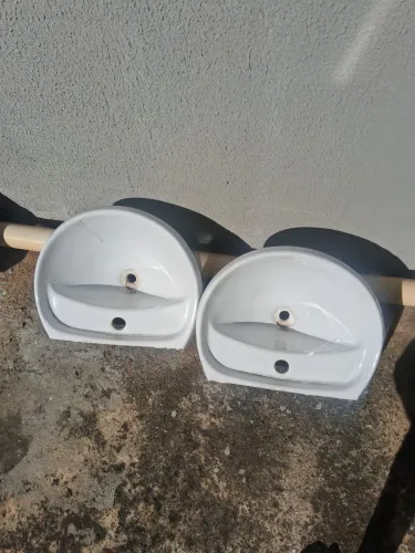 Pia para banheiro em louça 