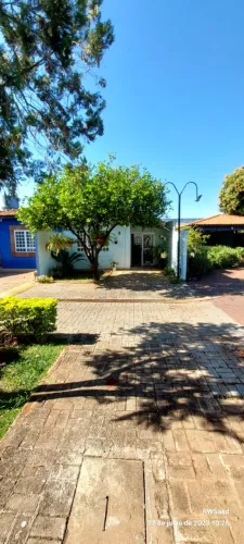 CASA EM CONDOMINIO FECHADO COM 3 DORMITÓRIOS