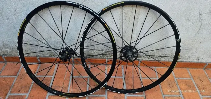 Par de rodas Mavic Crossmax ST - Aro 26 (IMPECÁVEIS)