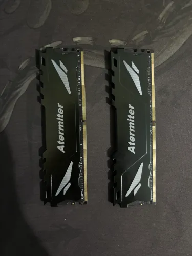 Duas Memória RAM DDR4 8gb 2666MHz