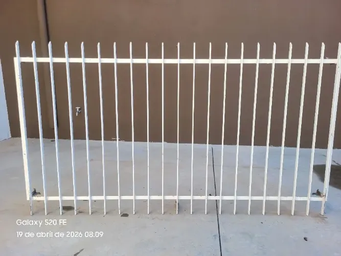 grade de ferro externa 2,06m x 1,15m