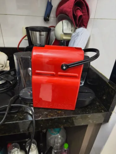 Máquina de Café Nespresso Essenza Mini D30