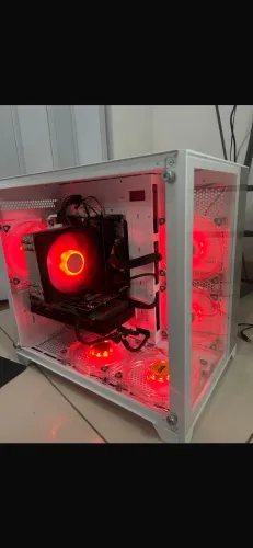 ? PC GAMER ? i7 + RX 5700 XT ?