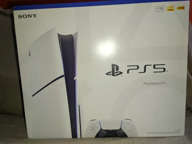 ps5 slim COM leitor de disco, 1 controle, caixa e todos os cabos.