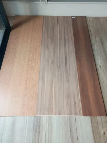 Piso laminado marca eucafloor prime colado sem colocação .