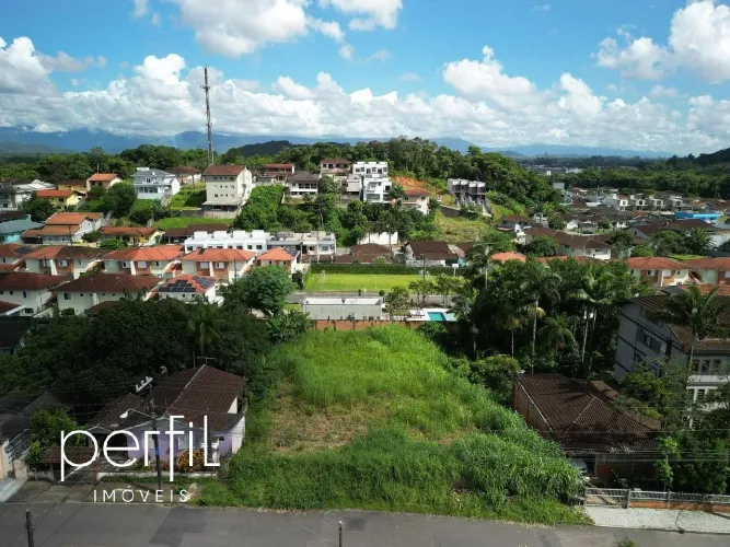 Terreno no bairro Bom Retiro - Joinville, SC