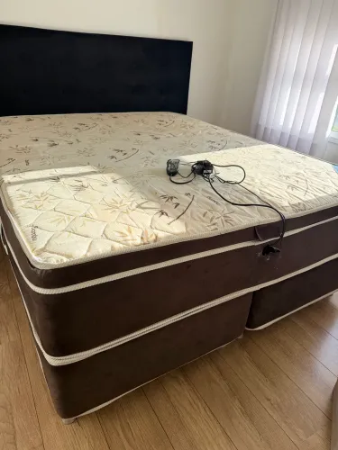 Vendo cama com massageador