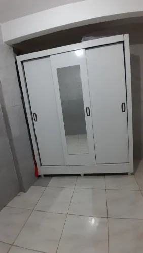 VENDO GUARDA ROUPA EM PERFEITO ESTADO