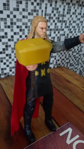 Boneco Thor Vingadores - bem conservado