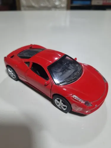 Miniatura Ferrari 458 Italia vermelha