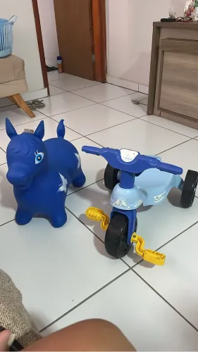 Cavalinho e motoca infantil
