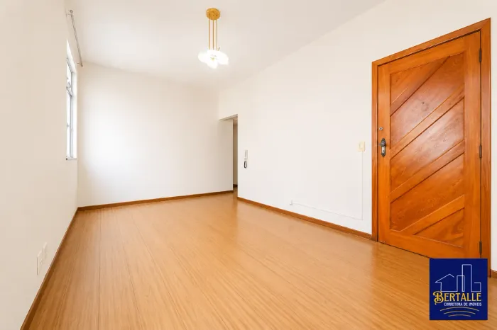 Oportunidade no Monsenhor Messias: Apartamento 3 Quartos com Excelente Ventilação e Melhor