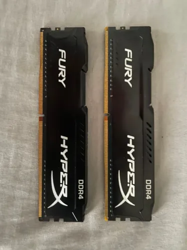 kit com 2 memorias HyperX Fury DDR4 de 4GB cada, totalizando 8GB