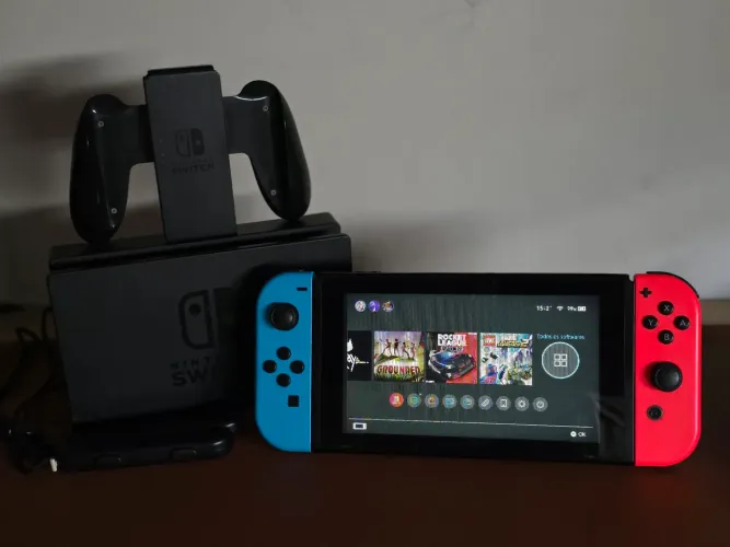 Nintendo Switch completo - defeito na tela