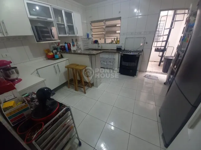 Sobrado à venda na Saúde 2 dormitórios com varanda, 1 vaga e churrasqueira