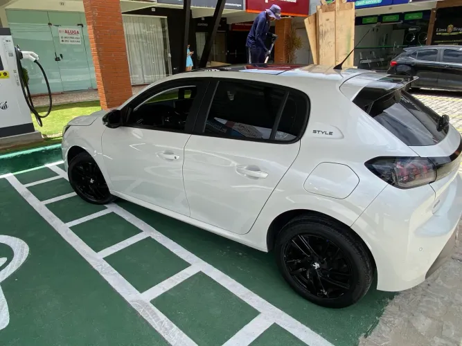 Peugeot 208 Style 1.0 Flex 6V 5P Mec. 2023