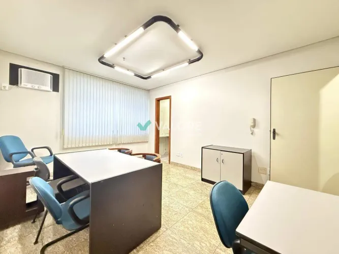 Sala à venda no Lourdes
