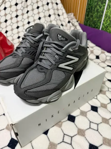 Tênis New Balance 9060 Original 