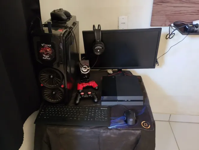 Vendo Pc gamer e PS4 completo 2200$