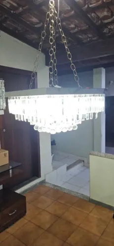 Lustre de Teto, em Cristal e Lampadas Lede, c/ Armação  Metálicas  Cromada 50 cm x 50 cm.