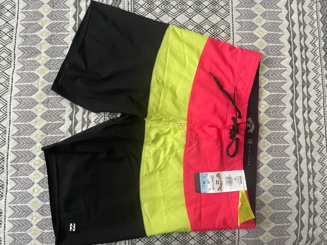 Short BILLABONG novo