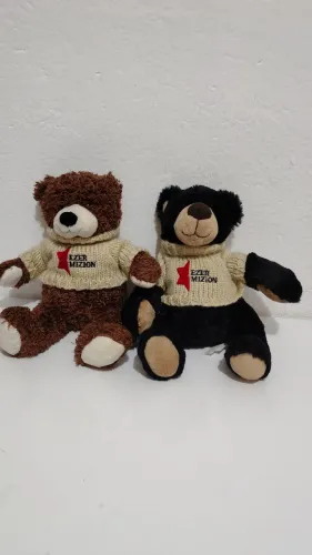 Casal de pelúcia fofinha Ezer Mizion