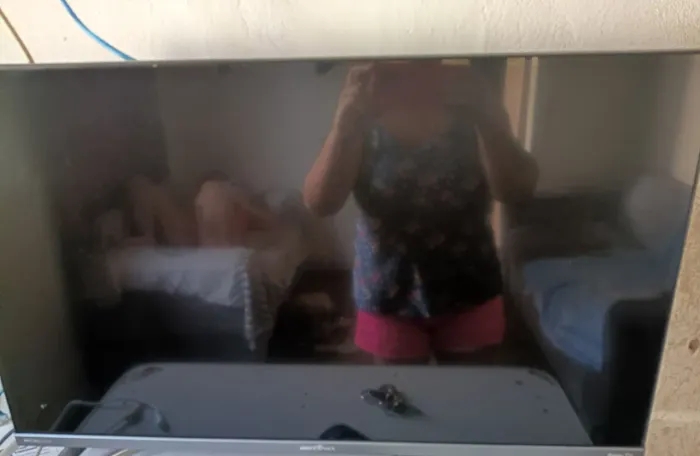 Vendo tv 32 polegadas semi nova marca Britânia