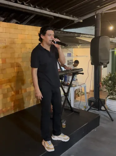 Cantor - barzinho e eventos (arrocha, seresta, MPB, samba de roda etc)
