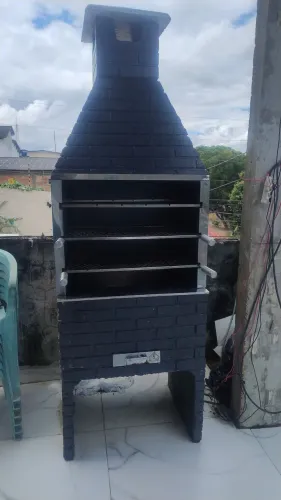 Vende se uma churrasqueira