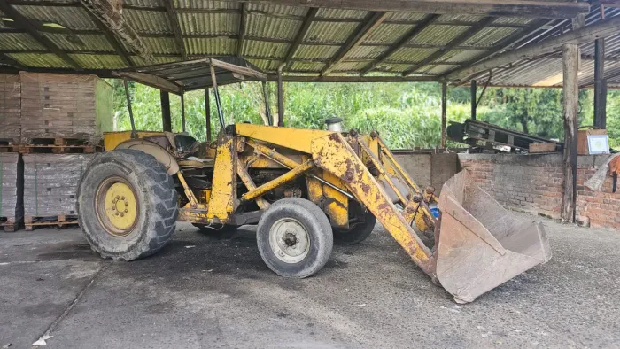 Trator Massey Ferguson MF65R/250 1972
