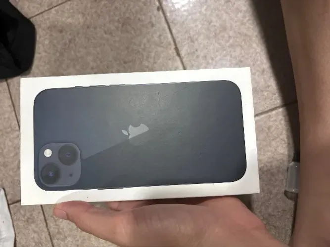 Caixa de iPhone 13