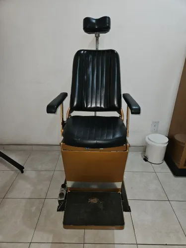 Vendo cadeira de otorrino usada.