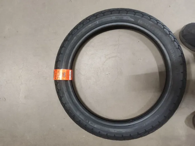 Pneu Levorin Dakar 2 90/90-18 Sem Câmara (Tubeless) - Novo