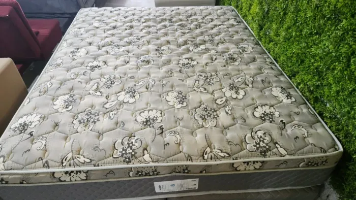 Cama Box Queen