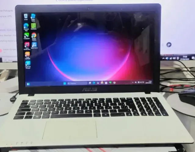 Notebook funcionando 100%, pode testar na hora.? ? ?Aceito proposta à vista.?