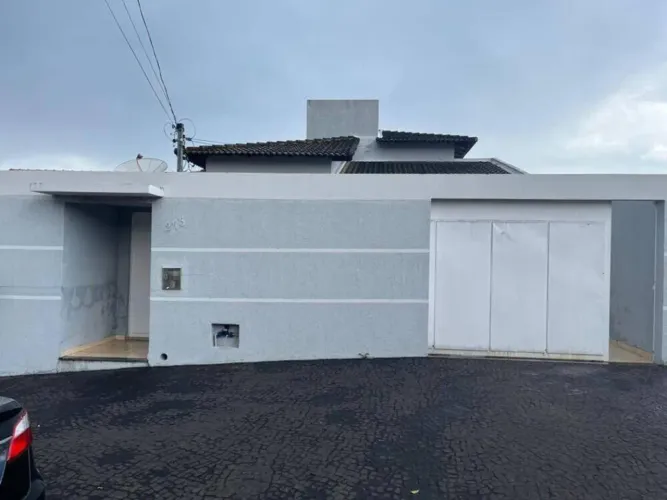 CASA RESIDENCIAL em Coromandel - MG, Taquaril