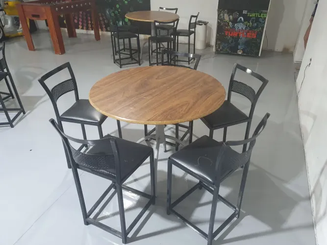 Vendo mesas e cadeiras de ferro para eventos