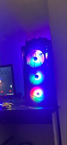 GABINETE GAMER HAYOM 4 FANS INCLUSAS + BLUETOOTH