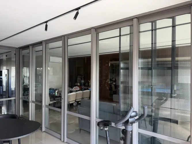 Portas em alumínio