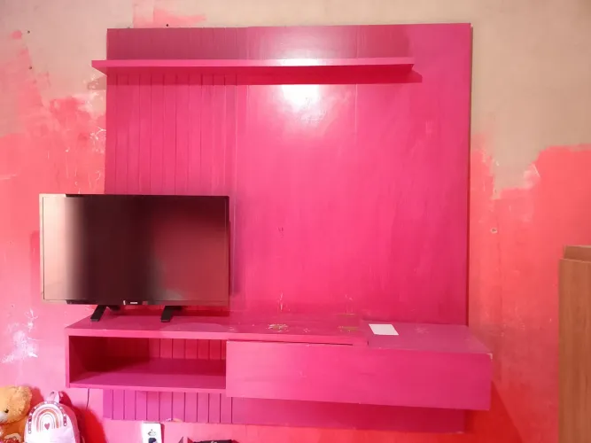 Vendo um painel de tv valor 500 reais em ótimo Estado de conservação 