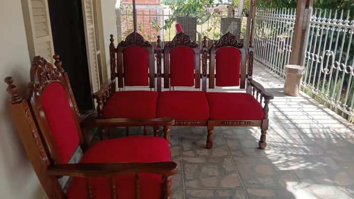 Sofa colonial de madeira perfeito