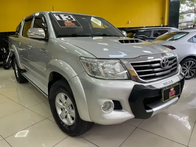 Toyota Hilux CD SRV D4-d 4X4 3.0 TDI Diesel AUT 2013