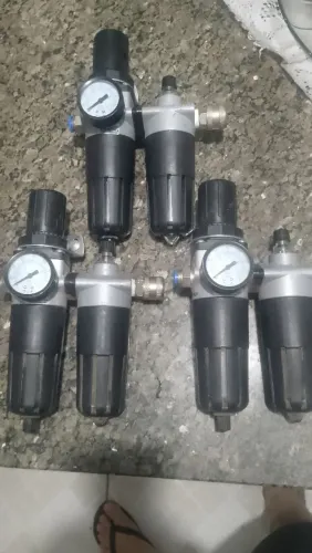 Conjunto Filtro + Regulador + Lubrificador de Ar com Manômetro