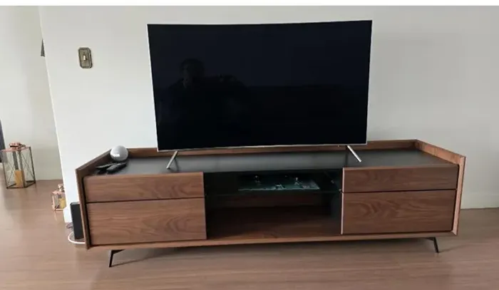 Rack de TV em Madeira
