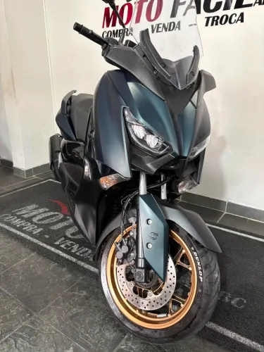 YAMAHA XMAX 250 VERDE