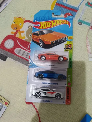 Hotwheels - Lótus espritS1+ Porche Taycan + Camaro
