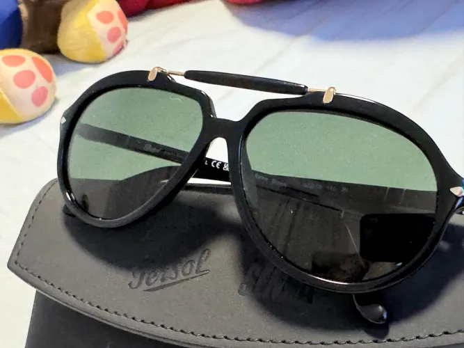 Óculos Persol Sena solar 0pO0202s armação preta lente verde
