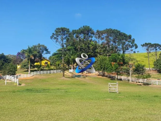 Haras com 6 dormitórios à venda, 242000 m² por R$ 2.750.000 - Serra Negra - Lagoinha/SP