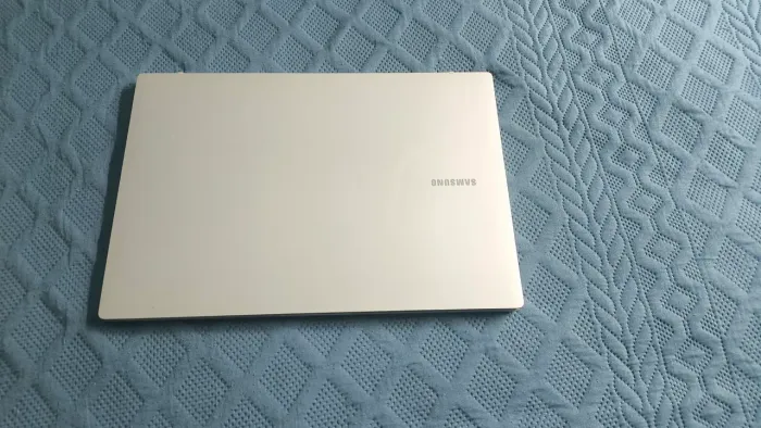 Galaxy book go
