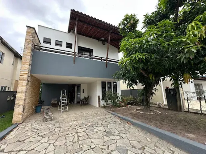 Casa em condomínio fechado em Intermares com 212 m²